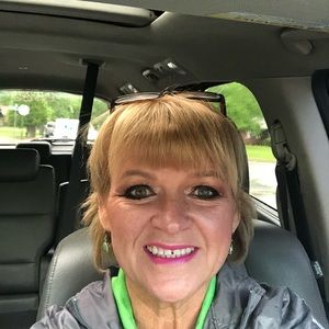 Meet your Posher, Pam